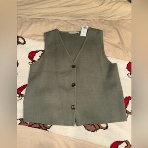 NWT 🏷️ Abercrombie Green Sweater Vest